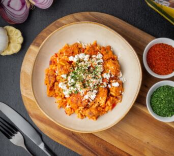 Tomatentrip - Hähnchen - griechische Art (rote Zwiebel & Feta)