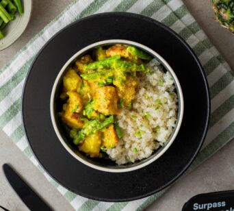 Blumenkohl Reis - Hühnercurry - Brechbohnen & Ananas [LOWCARB]