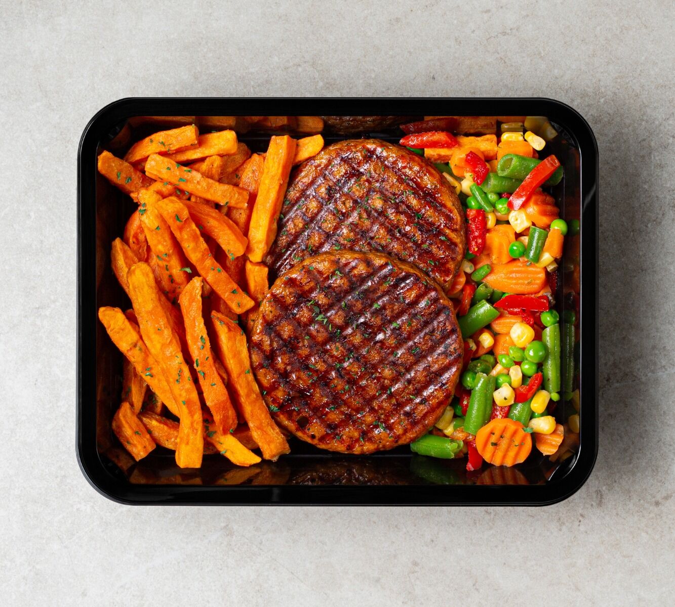 Süßkartoffel-Frites - Hähnchenburger - Balkangemüse (mit Gewürz) [BULK]