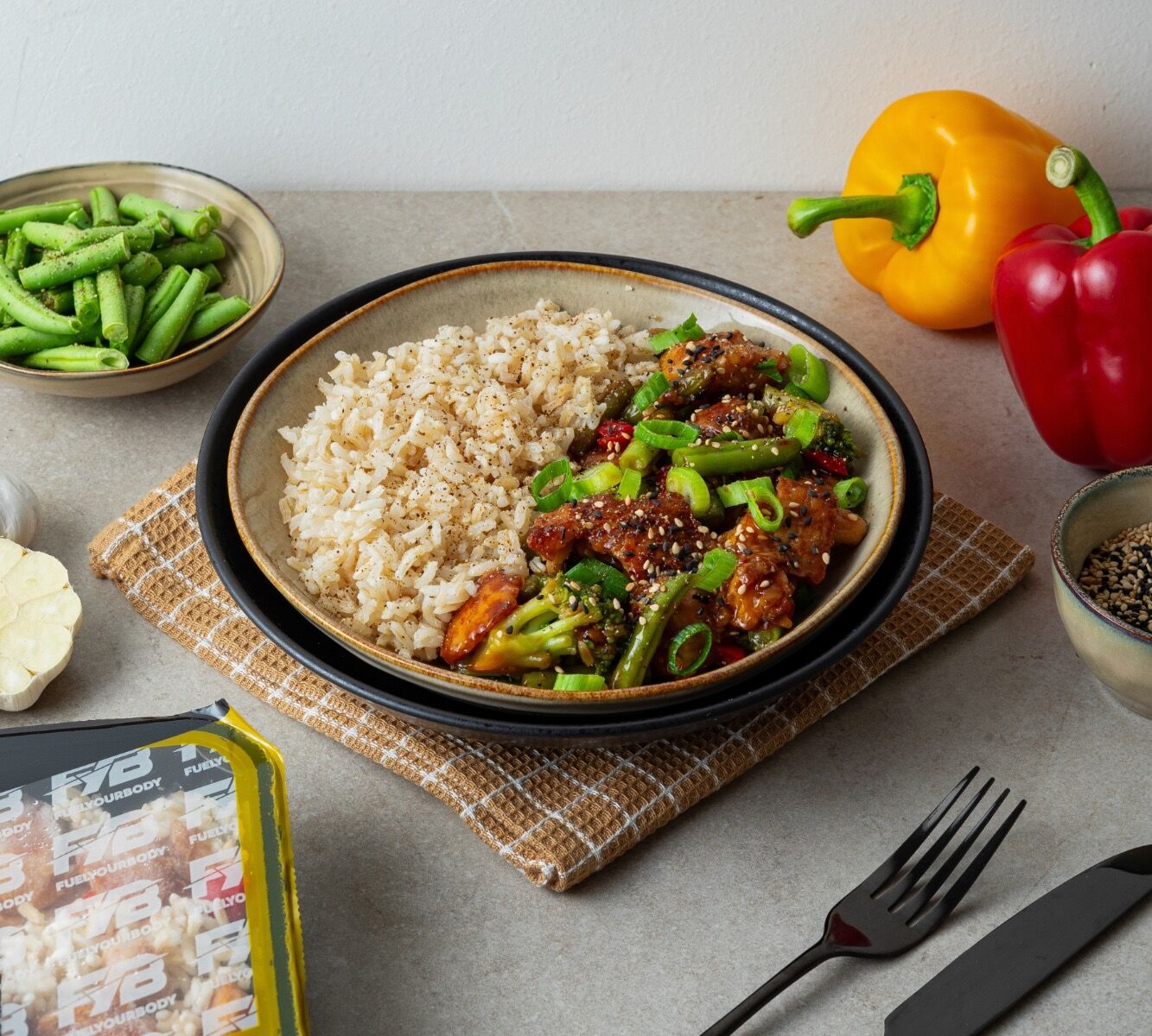 Brauner Reis - Huhn Teriyaki - Wok-Gemüse [MASSE]