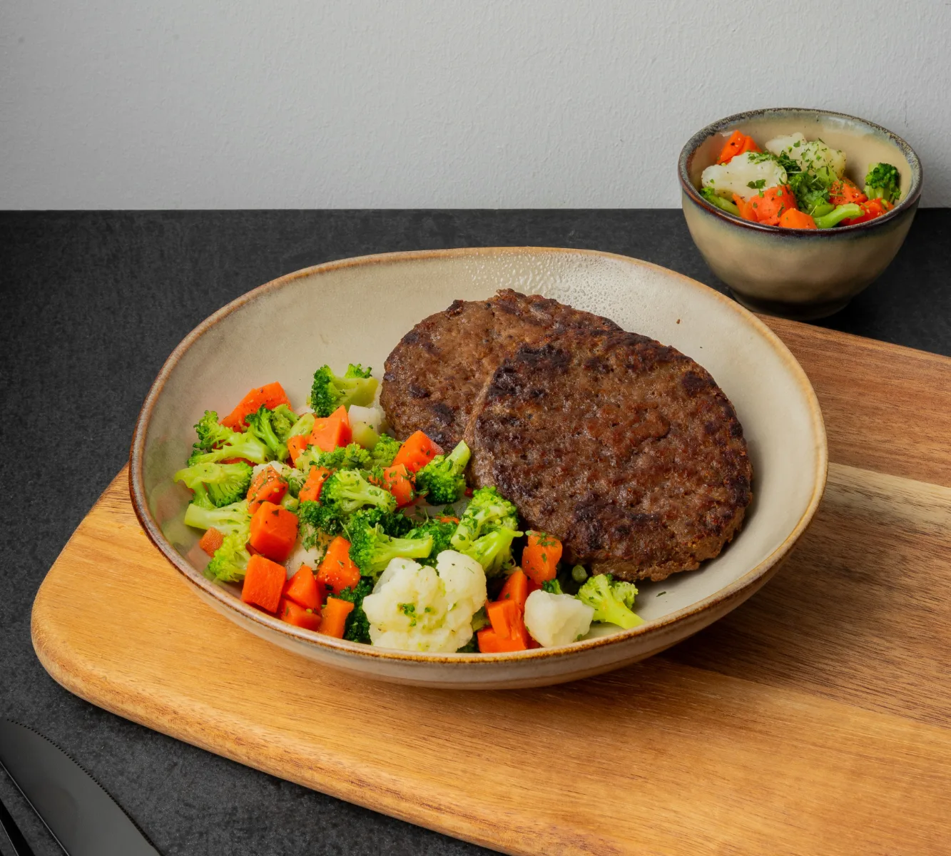 Rindfleisch Burger - Kaisergemüse (mit Gewürz)