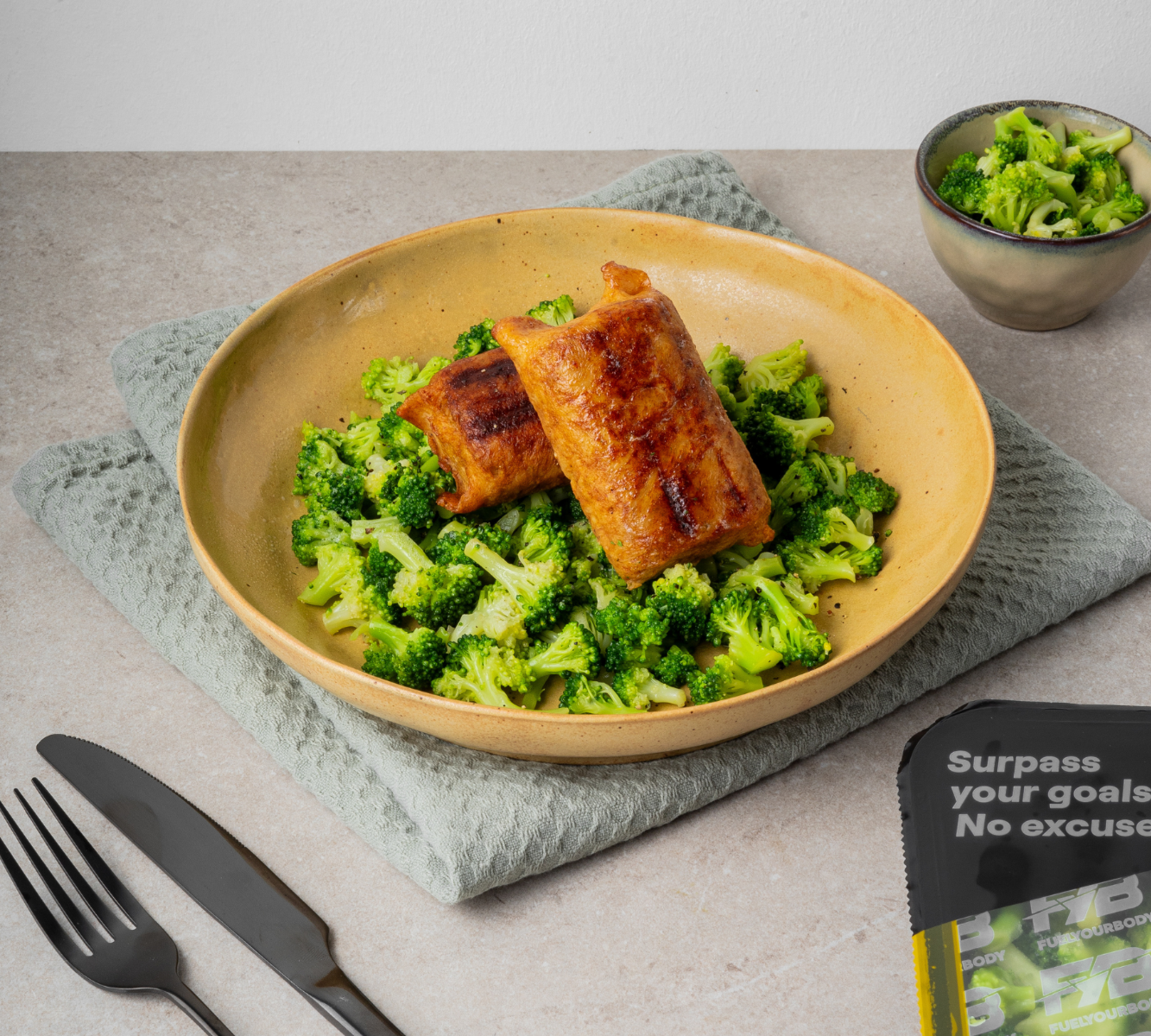 Hähnchen Hackfleisch Rolle - Broccoli (mit Gewürz)