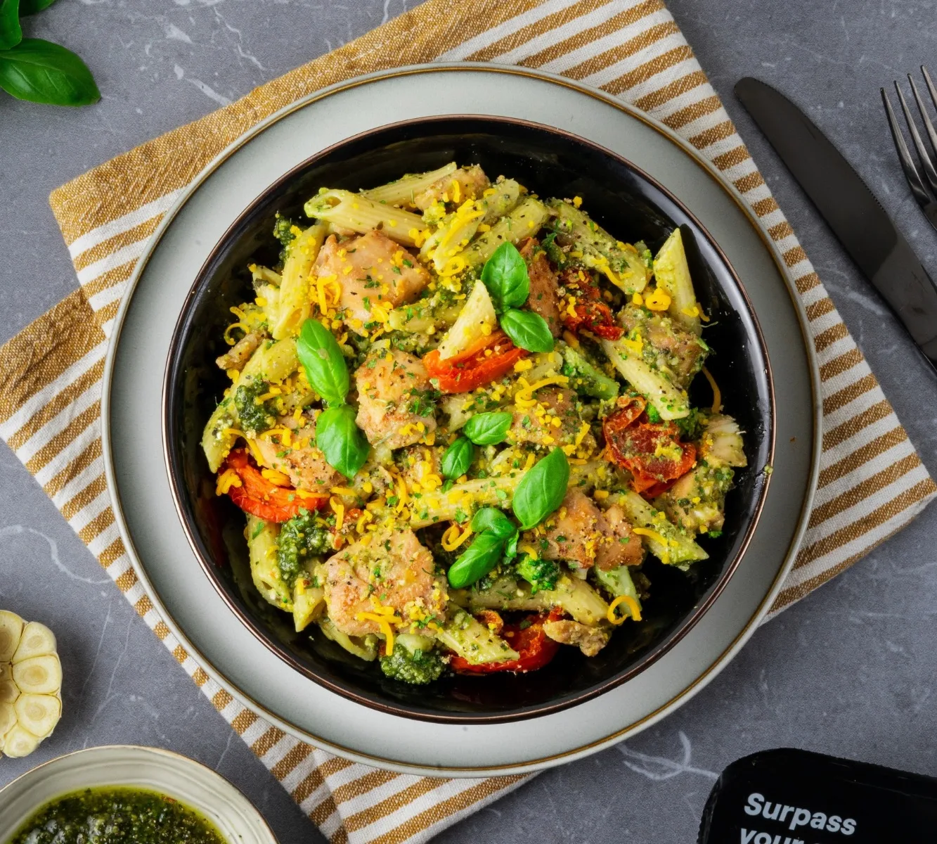 Pasta-Pesto-Hähnchen [VEGA]