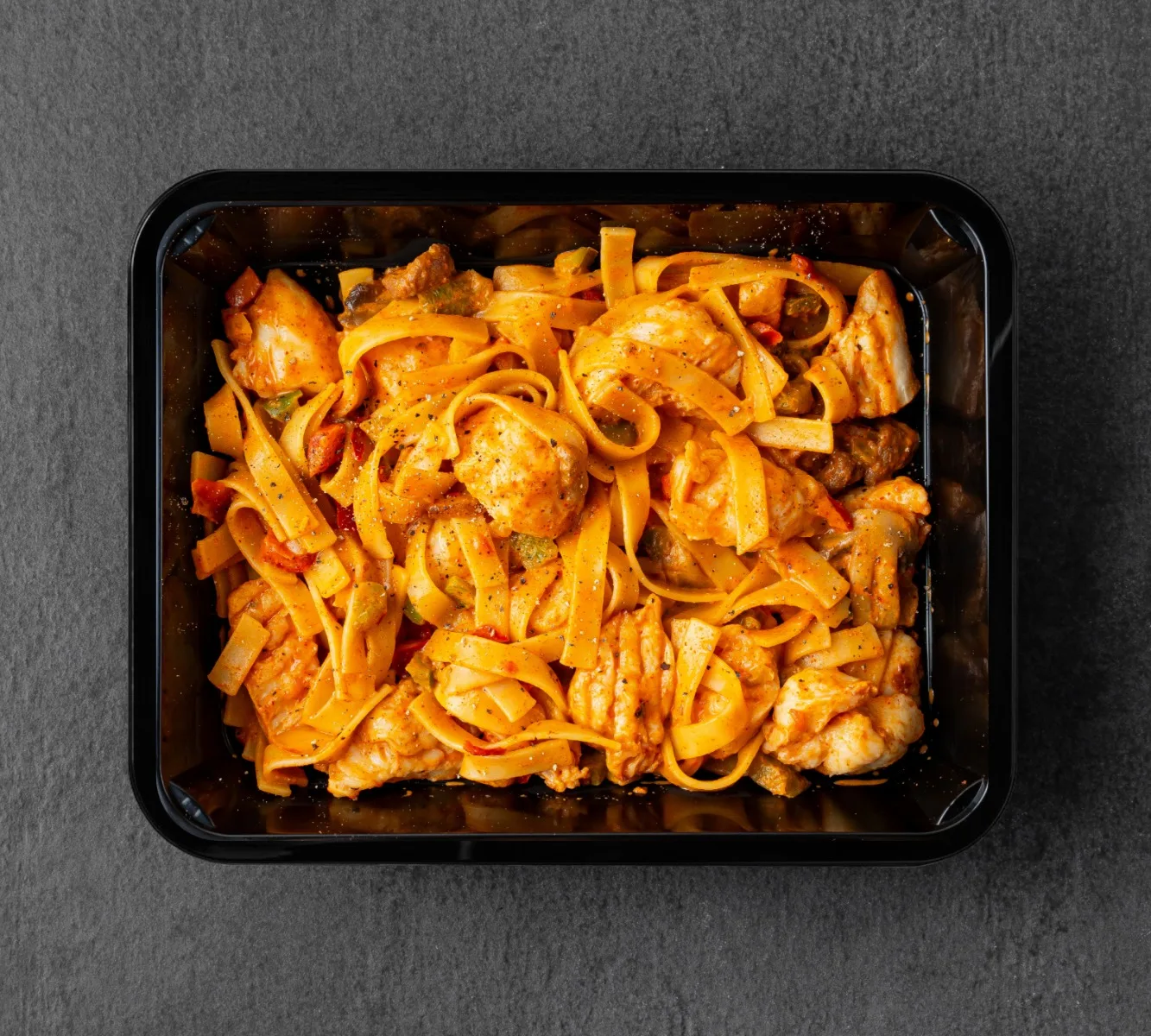 Tagliatelle Hähnchen Stroganoff