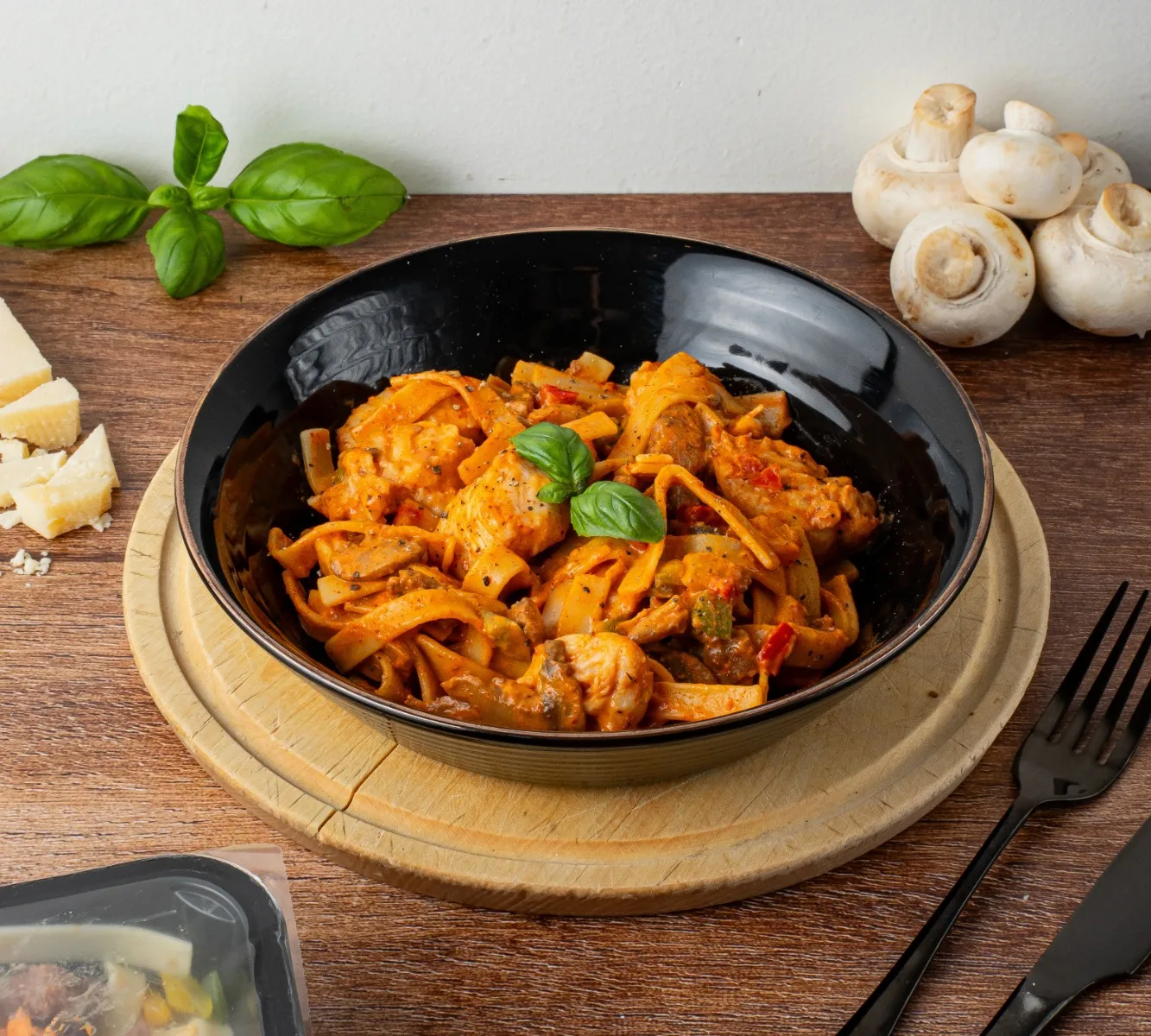 Tagliatelle Hähnchen Stroganoff